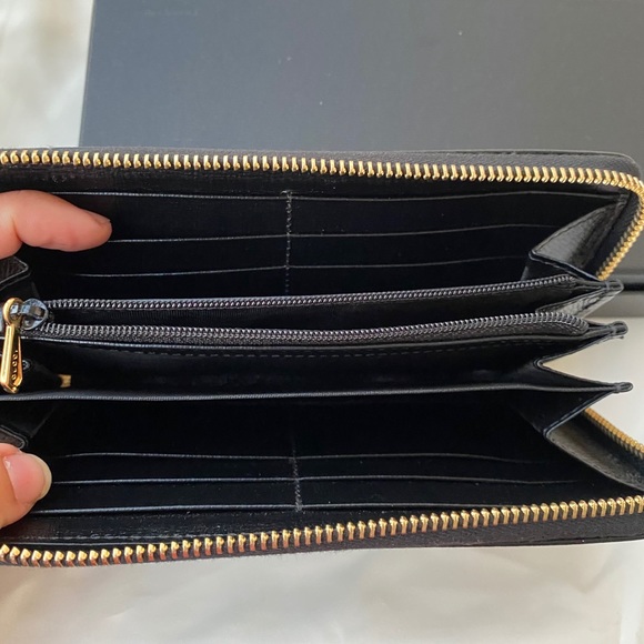 Gucci Interlocking G zip-around wallet - Picture 6 of 8